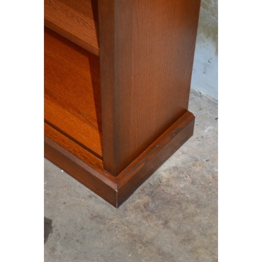 Eiken boekenkast met verstelbare schappen in mahonie kleur-6