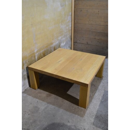 Salontafel vierkant massief eiken 