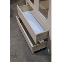 thumb-Vurenhouten vitrinekast met glazen deuren en lades, crème geschilderd-6