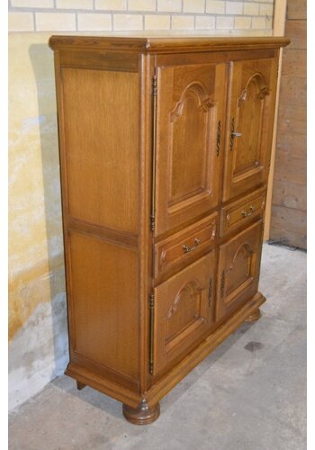 Donker eiken kast 4 deurs 