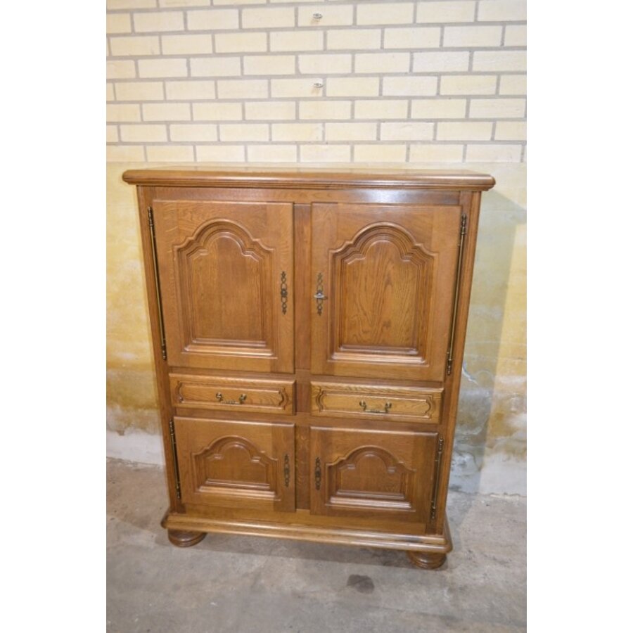 Donker eiken 4-deurs kast met lades – Servieskast of linnenkast-2