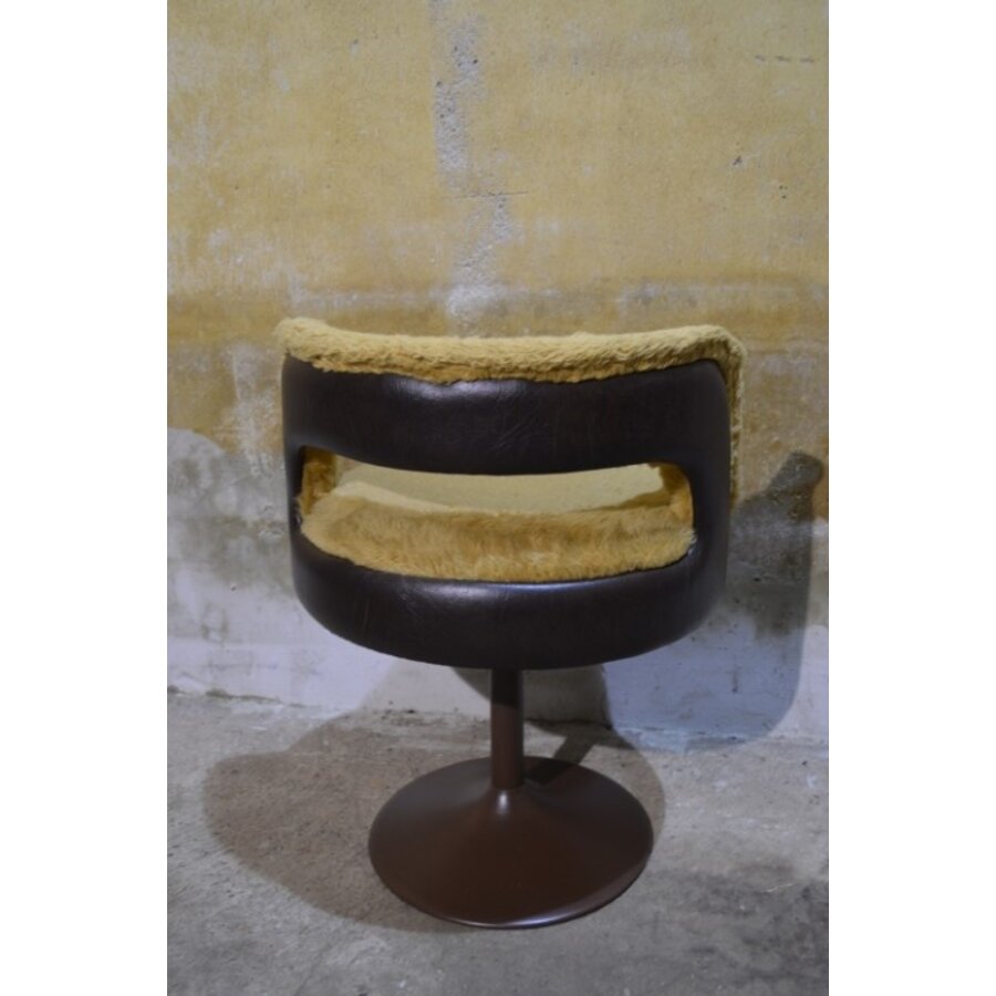 Retro tulpstoel met trompetvoet – Jaren 70 stoel met pluche zitting-5