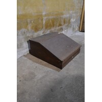 thumb-Oude houten lessenaar met klep en vakverdeling – Schrijflade / kassa-1