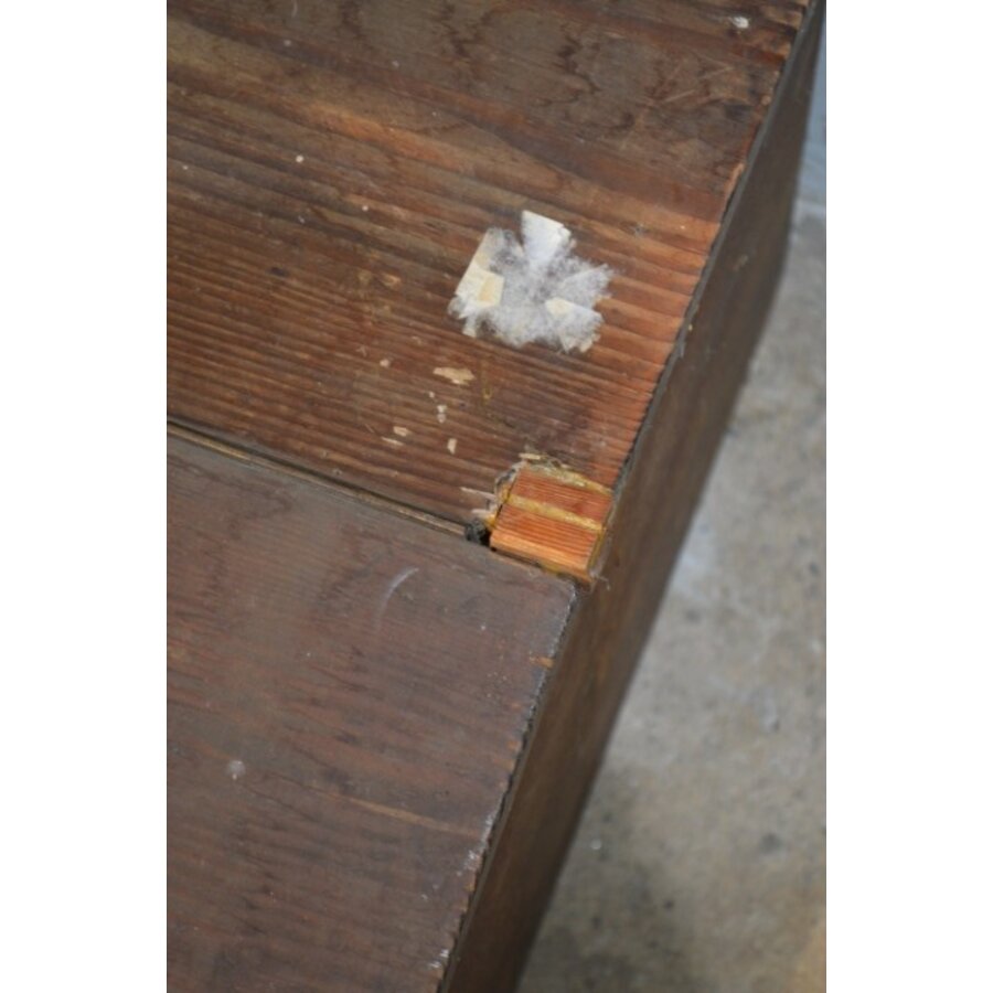 Oude houten lessenaar met klep en vakverdeling – Schrijflade / kassa-3