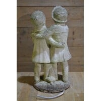 thumb-Decoratief beeld van twee mensen met hond voor tuin of interieur-5