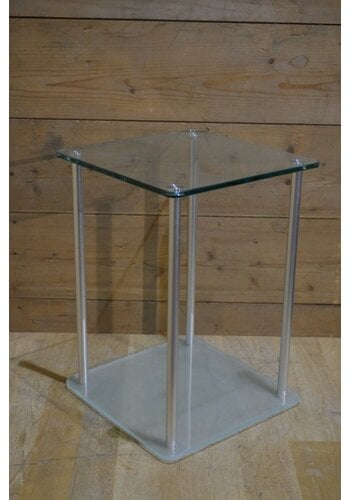 Glazen tafeltje alu pootjes 