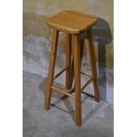 thumb-Grenenhouten plantentafeltje of kruk-3