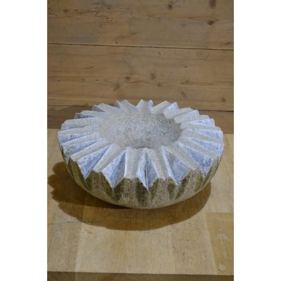 Stervormig waterornament van grijs natuursteen voor tuin-1