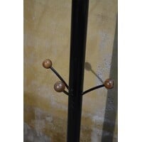 thumb-OBK kapstok staal jaren 60 zwart met houten haken-4