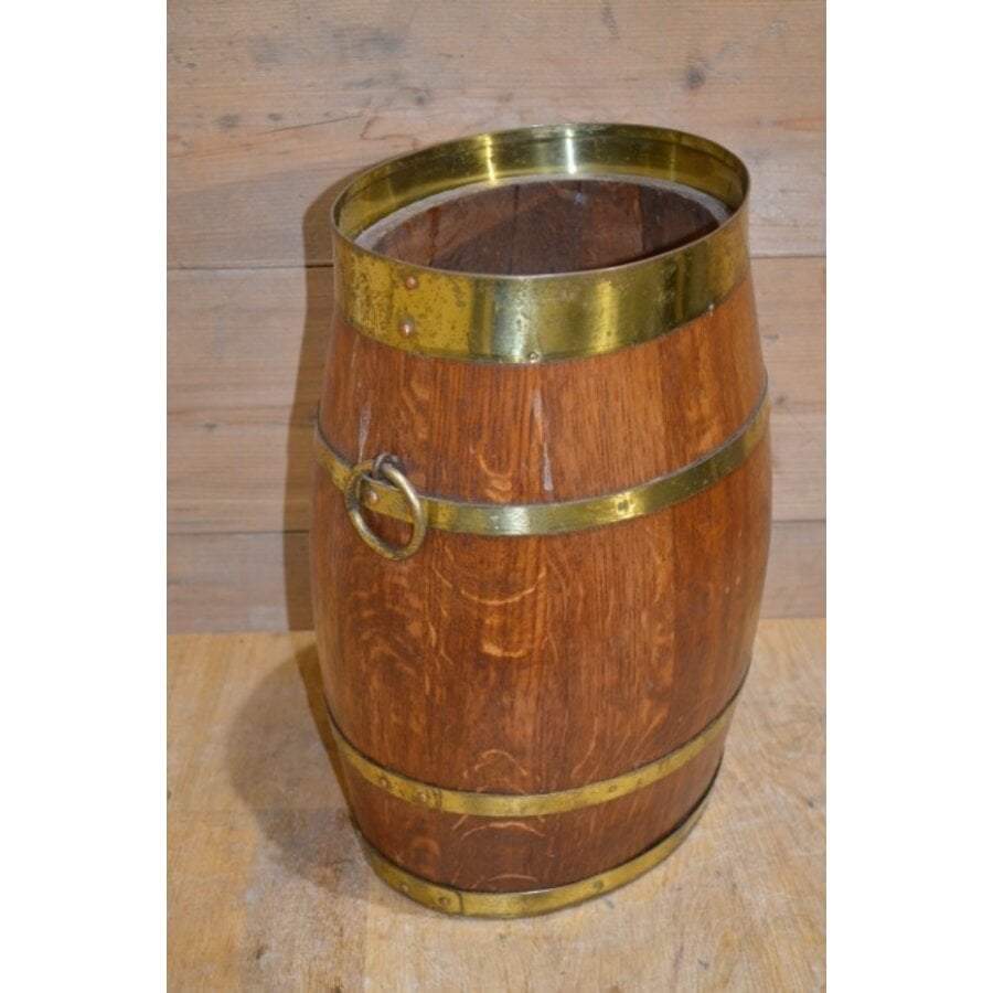 Ovaal eikenhouten ton met messing ringen vintage-1