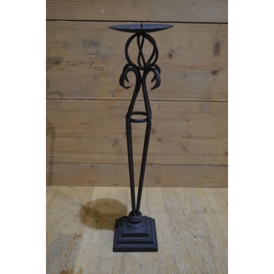 Staande metalen kandelaar groot-1