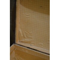 thumb-Ouderwetse vintage reiskoffer met metaalbeslag-8