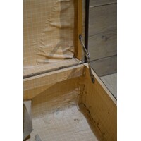 thumb-Ouderwetse vintage reiskoffer met metaalbeslag-9