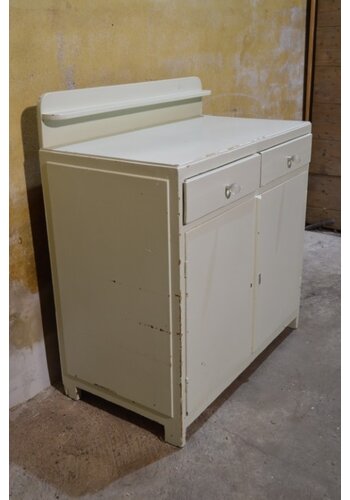Ouderwetse commode 