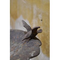 thumb-Gietijzeren vogelschaal met vogeltje en sierlijke voet-3