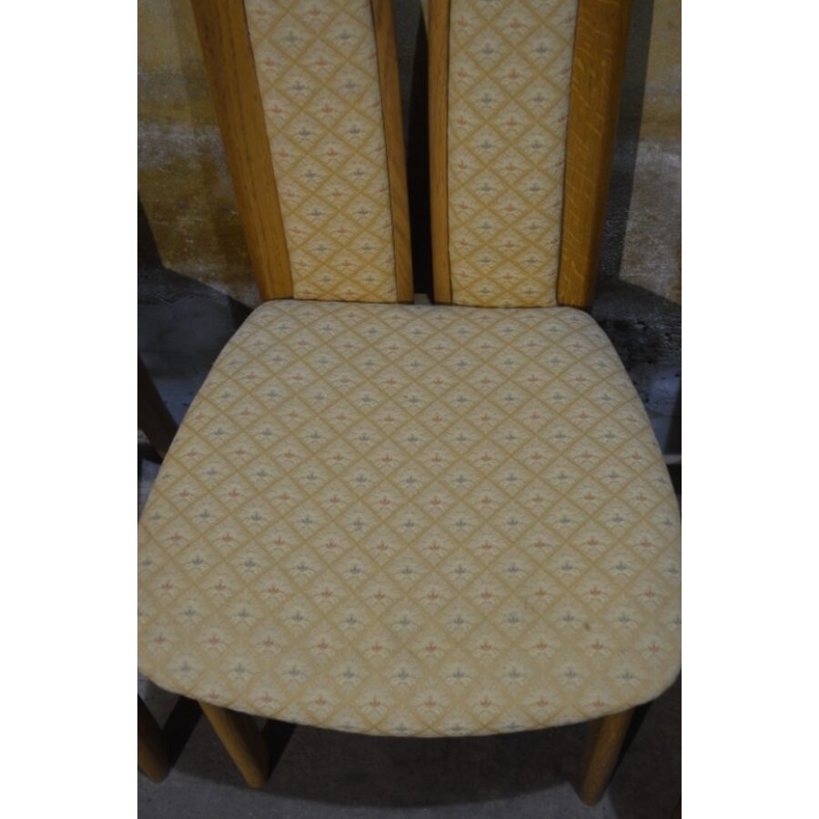Blank eiken eetkamerstoelen met velours bekleding-5