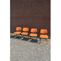 thumb-Set van 4 Friso Kramer Revolt stoelen Ahrend-1