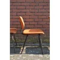 thumb-Set van 4 Friso Kramer Revolt stoelen Ahrend-6