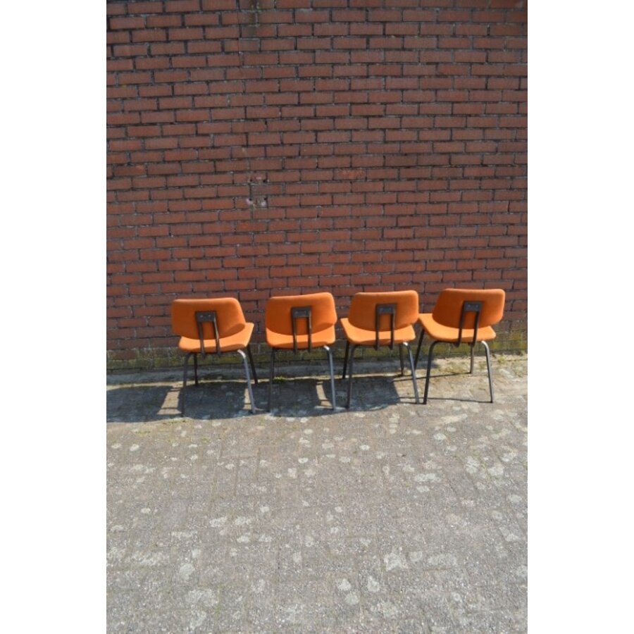 Set van 4 Friso Kramer Revolt stoelen Ahrend-7
