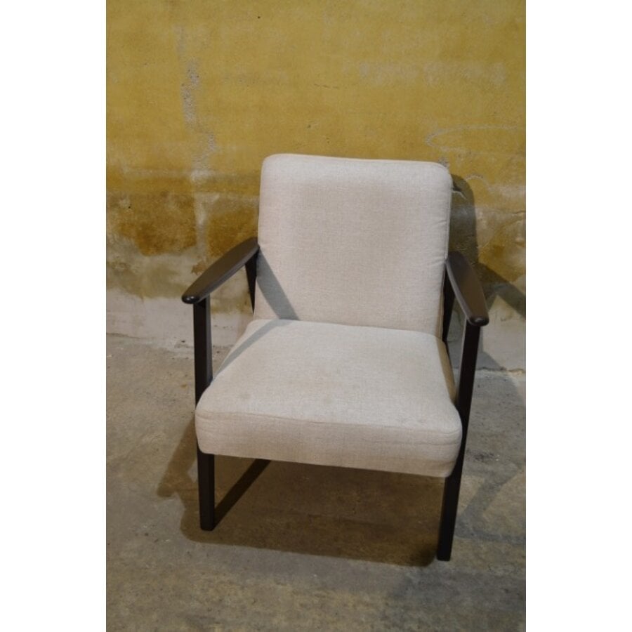 IKEA EKENÄSET fauteuil met Scandinavische retro look-3