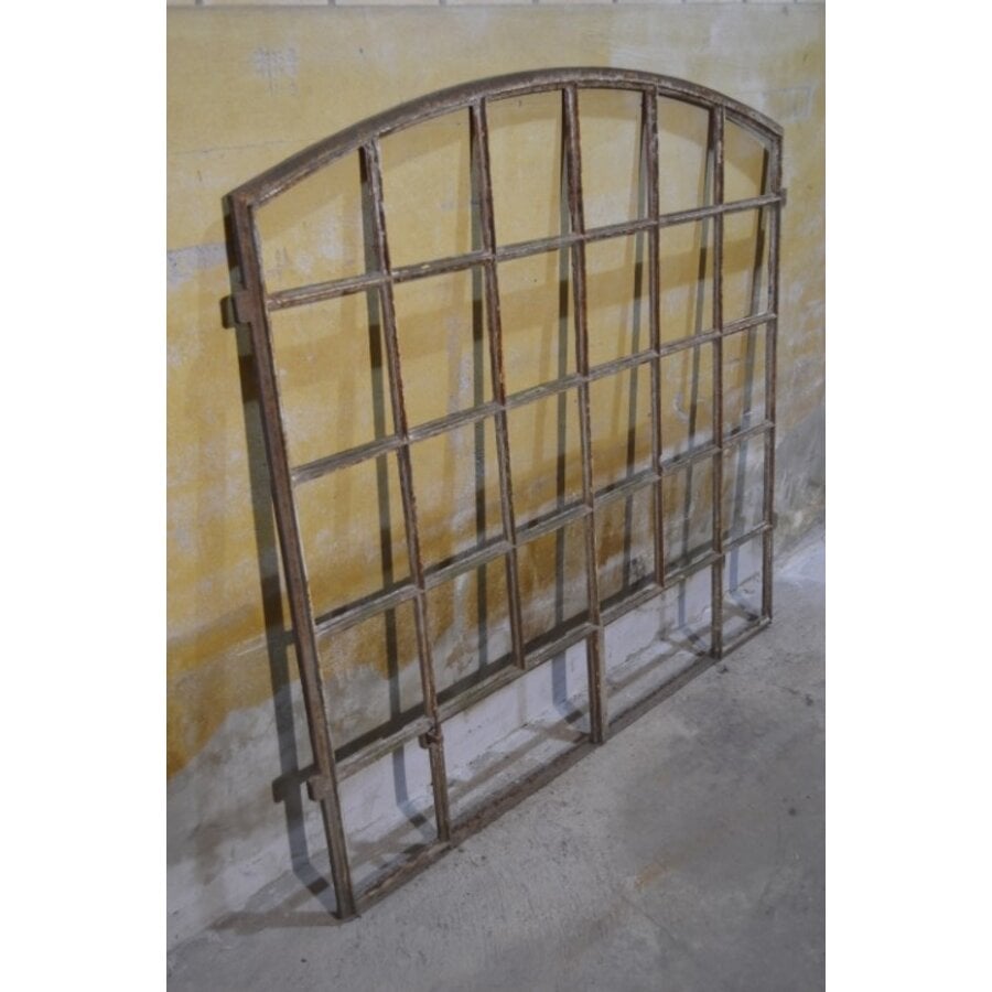 Gietijzeren boograam frame met industriële uitstraling-1