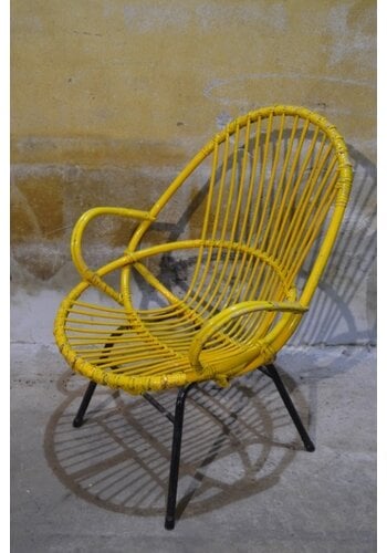 Rotan fauteuil metaal onderstel 