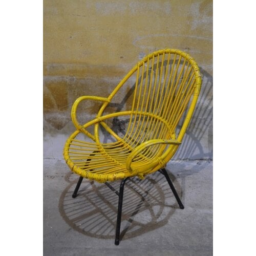 Rotan fauteuil metaal onderstel 