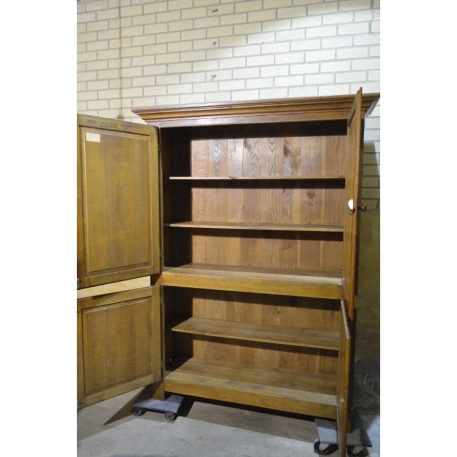 Massief eiken 4-deurs kast handgemaakt door Scholten Diepenheim 1978-6
