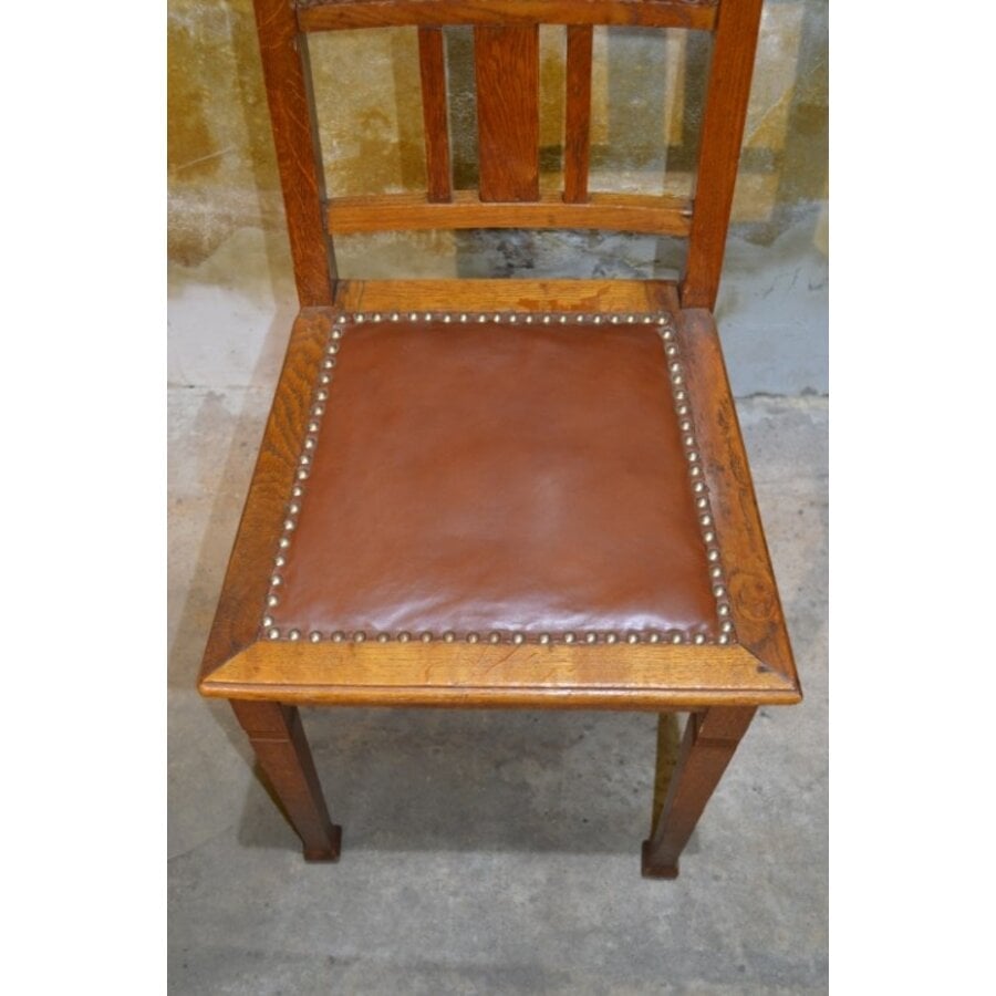 Antiek eiken stoeltje met schapenleer in Art Nouveau stijl-2