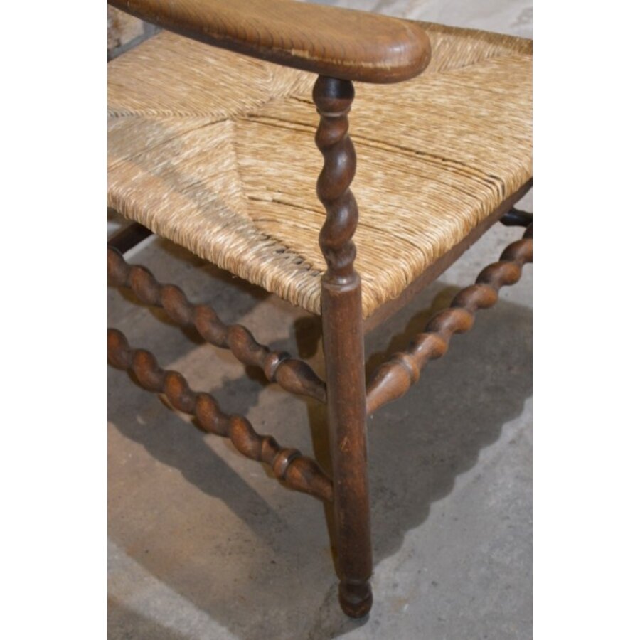 Antieke oud-Hollandse eiken armfauteuil met biezen zitting-10