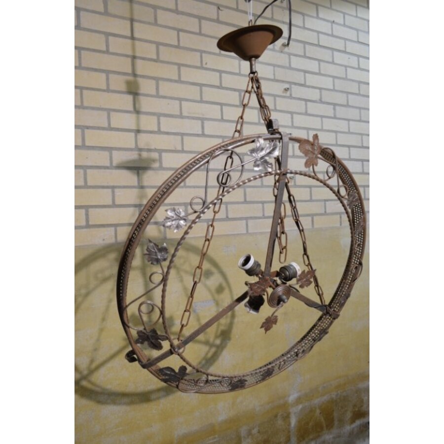 Grote smeedijzeren hanglamp zonder glas jaren 50-60-2