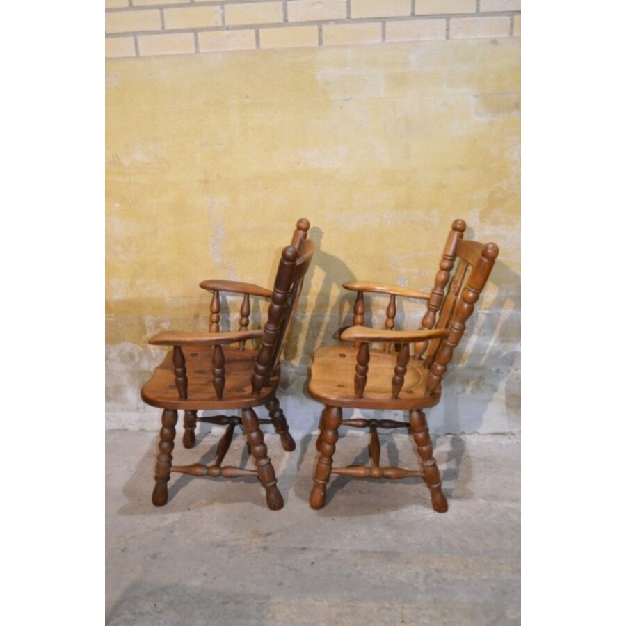Robuuste massief eiken armstoelen jaren 50 set van 2-8