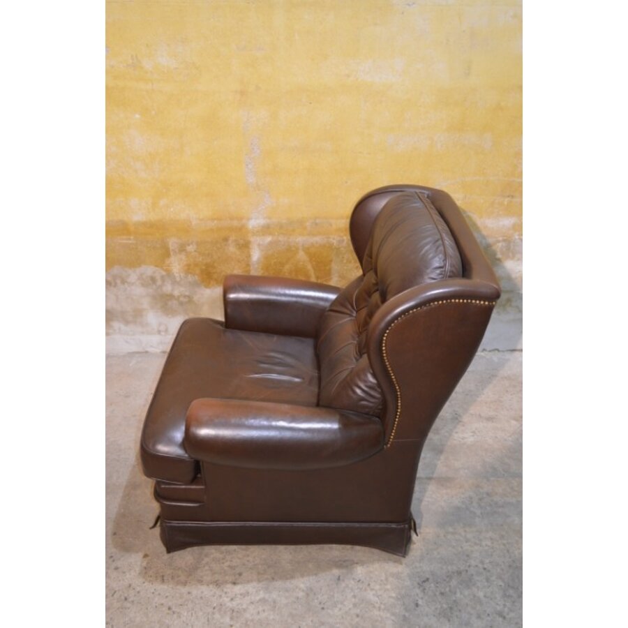 Leren Chesterfield oorfauteuil donkerbruin met gecapitonneerde rugleuning-5