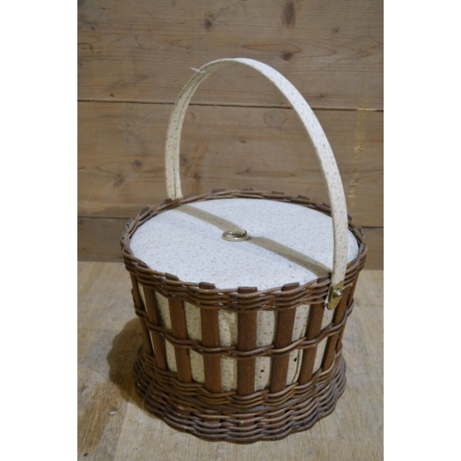 Vintage rotan naaimandje met hengsel-2