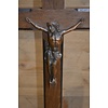 Houten kruis met messing Jezusbeeld