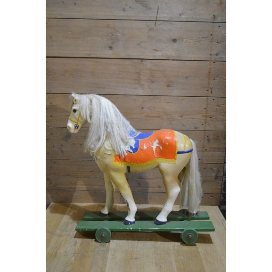 Antiek Beeusaert speelgoedpaard van papier-maché op wielen-1