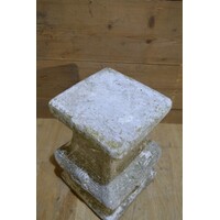 thumb-Betonnen zuil met geleefde uitstraling als sokkel of decoratie-3