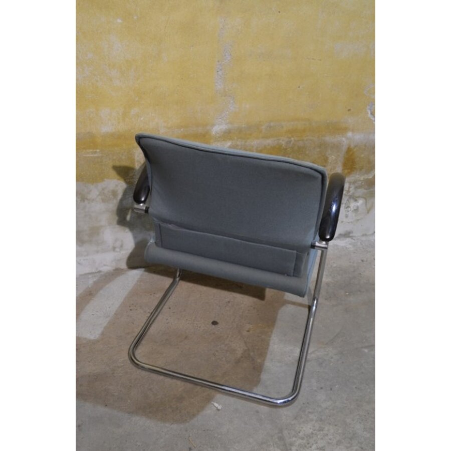 Vintage Thonet armstoel met buisframe en blauwgrijze stoffering-5