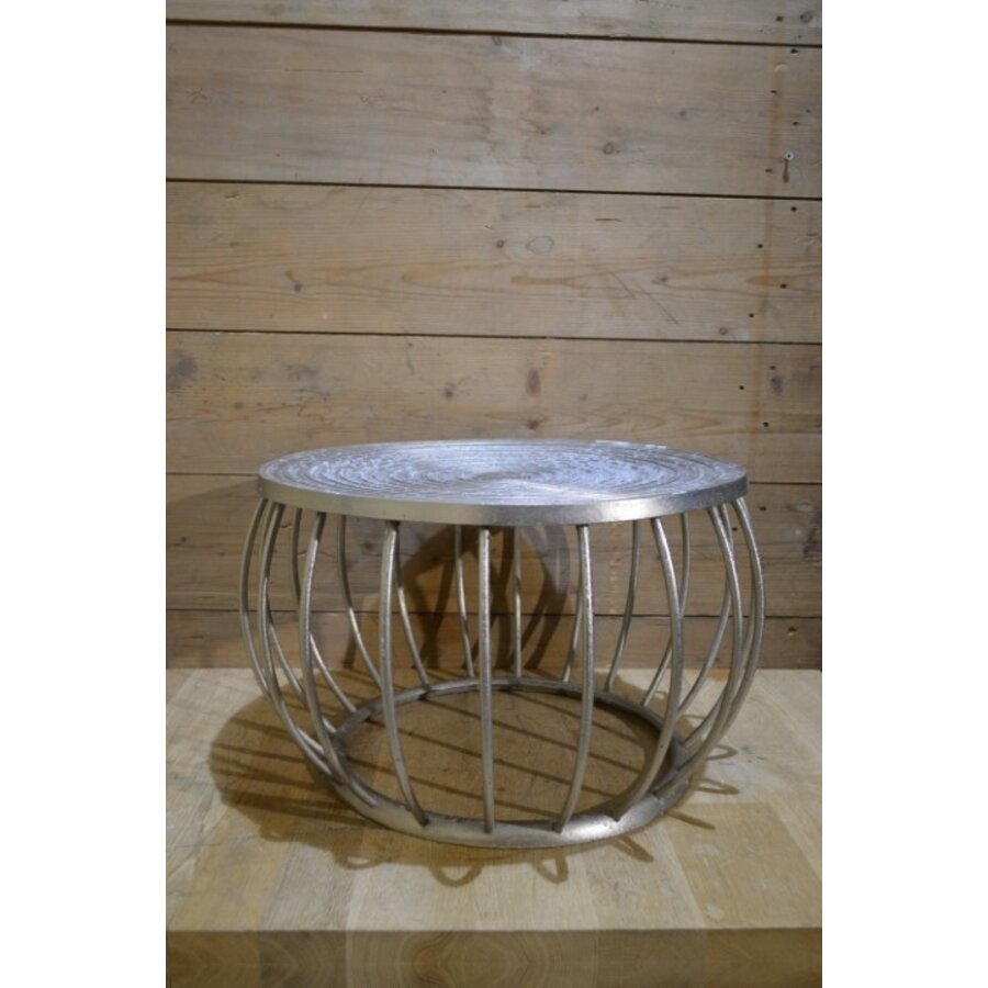 Rond aluminium bijzettafeltje met oosterse gravering-2