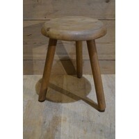 thumb-Vintage houten driepoot kinderkrukje van massief hout-2