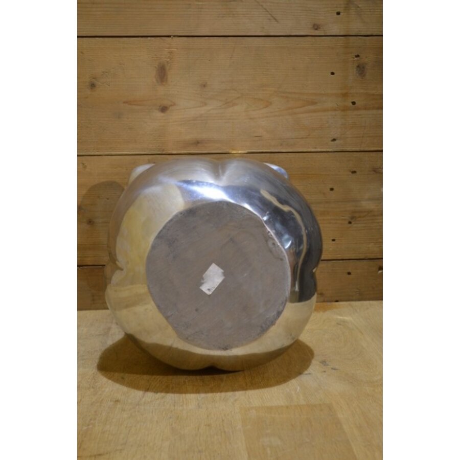 Glimmende aluminium vaas in tulpvorm-4