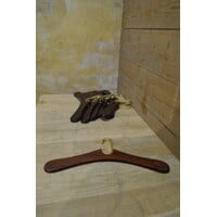 thumb-8 vintage houten kleerhangers met messing haken-4