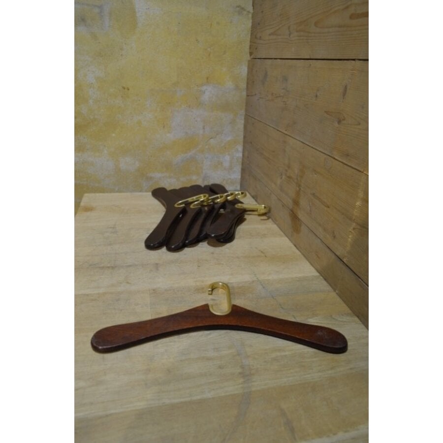 8 vintage houten kleerhangers met messing haken-4
