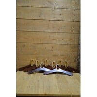 thumb-8 vintage houten kleerhangers met messing haken-5