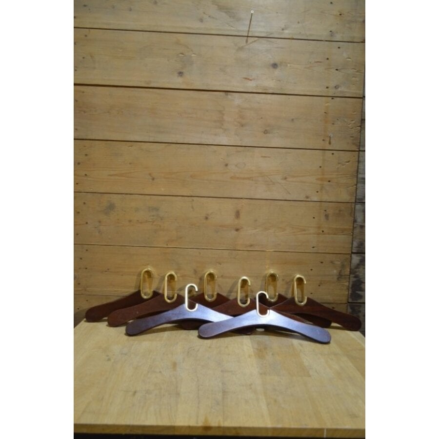 8 vintage houten kleerhangers met messing haken-5