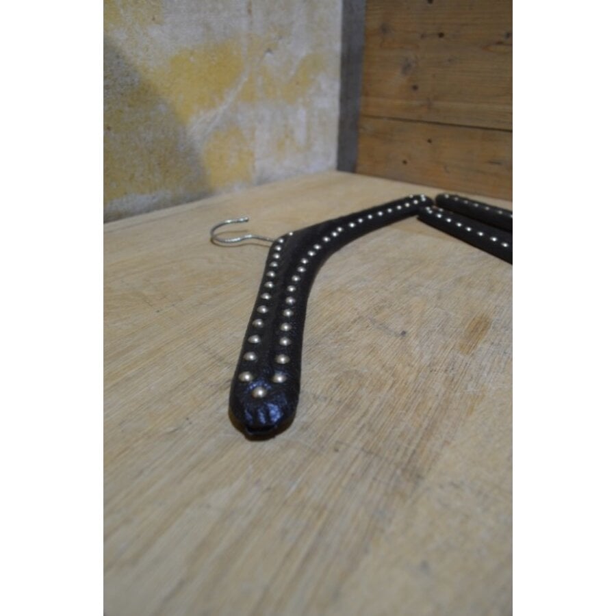 6 vintage kleerhangers met rood en zwart skai-3