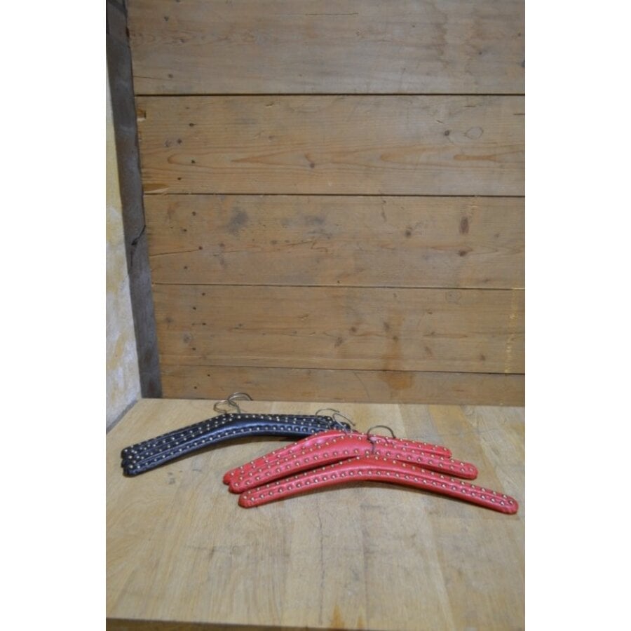 6 vintage kleerhangers met rood en zwart skai-4