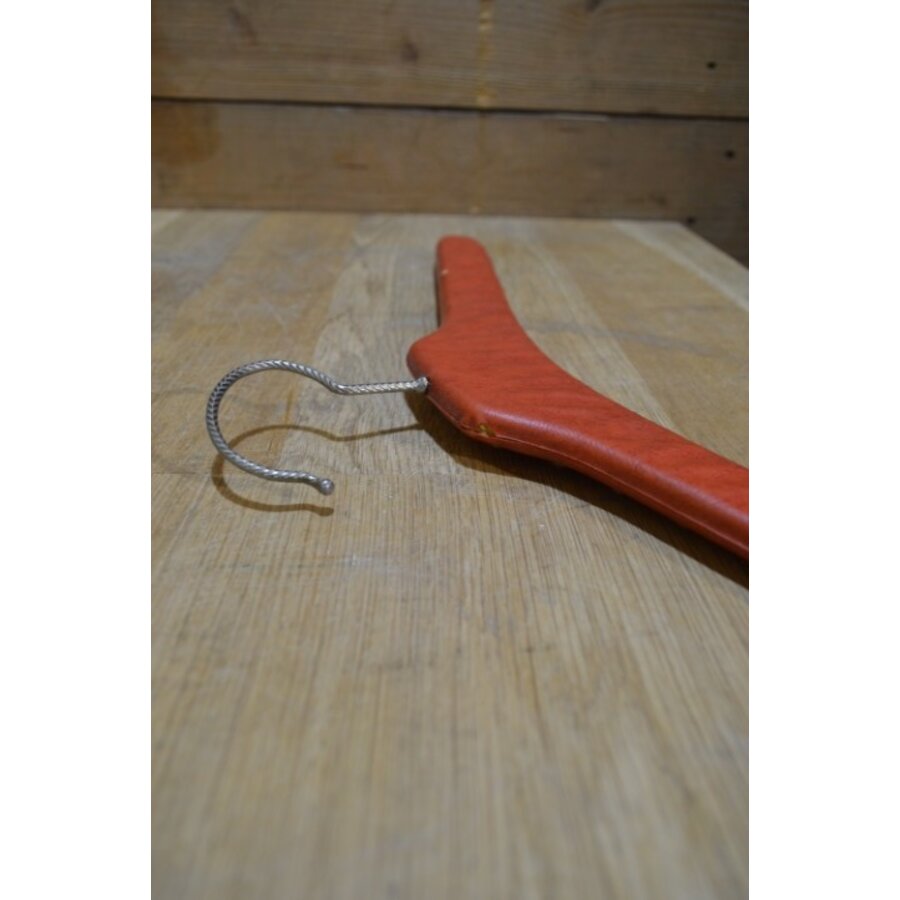 Set van 6 retro kleerhangers met skai bekleding en metalen studs-2