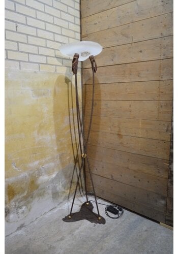 Design vloerlamp met dimmer 