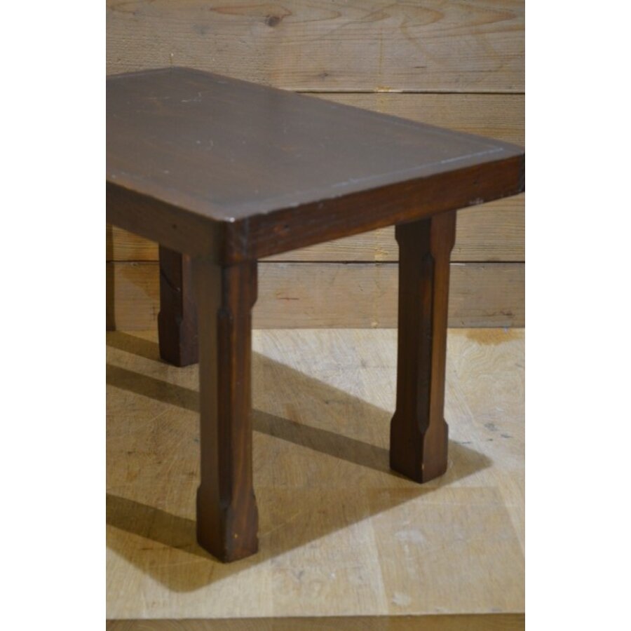 Klein houten bijzettafeltje-2